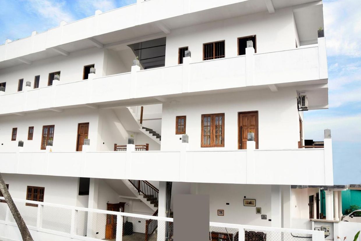 KAVIN BEACH HOTEL - 1