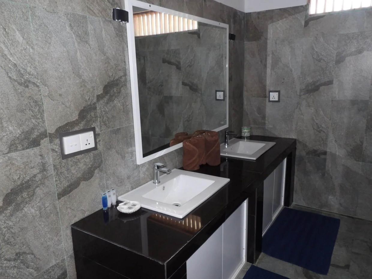 PEARL ISLAND BEACH HOTEL - 11