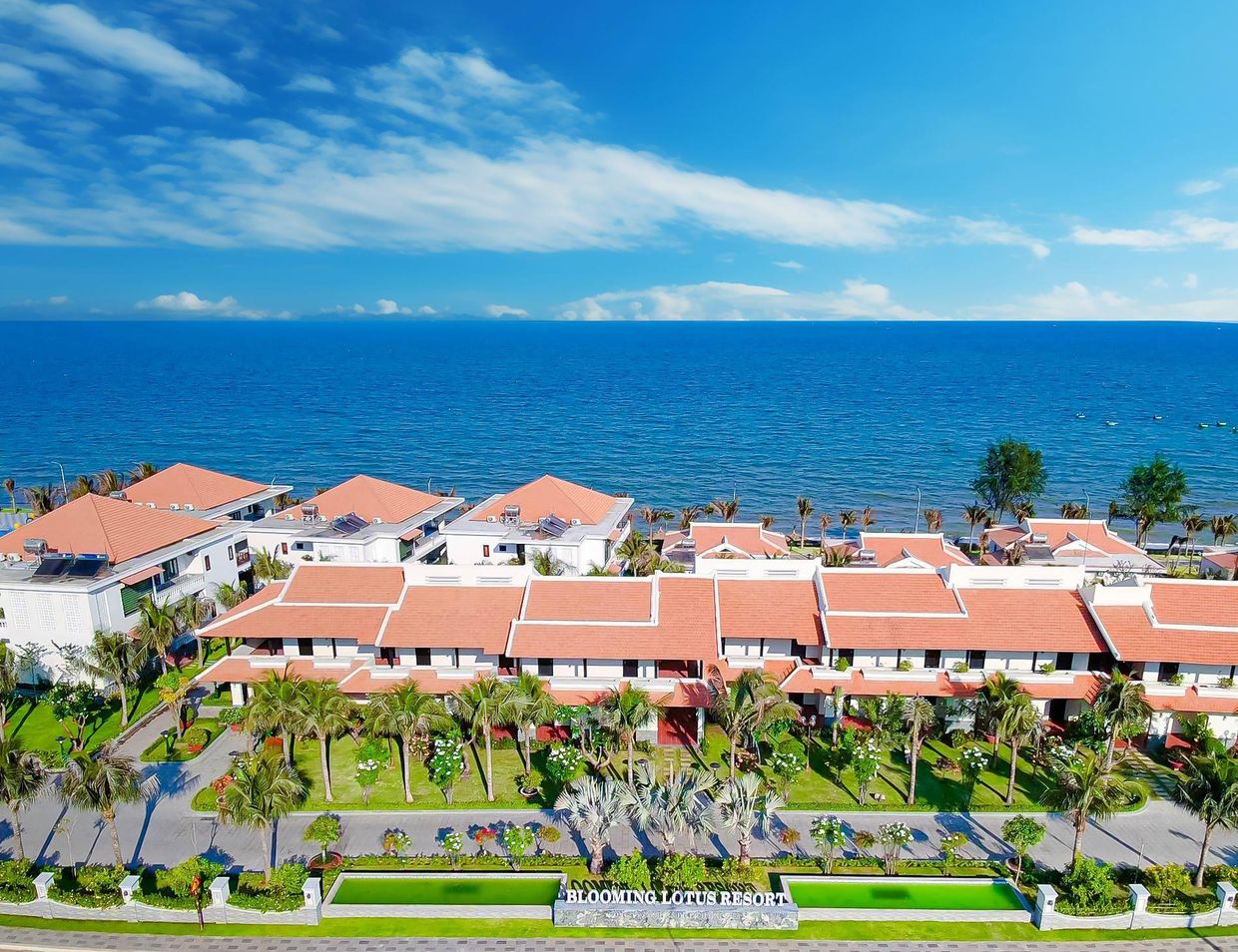 BLOOMING LOTUS RESORT - 1