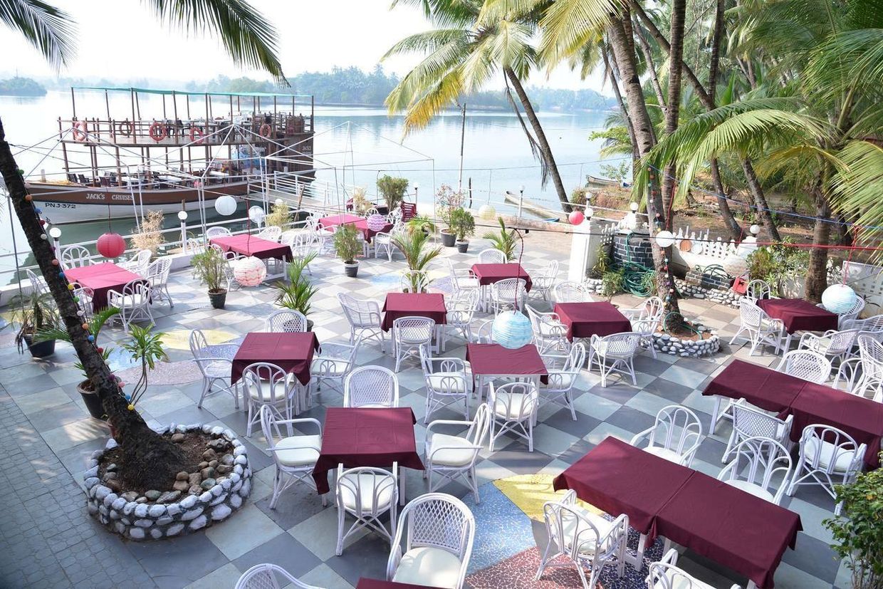 APRICUS INN RIVERSIDE - 19