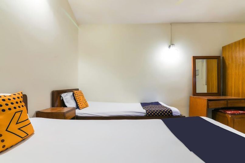 PALM GROVE RESIDENCY GUESTHOUSE - 6