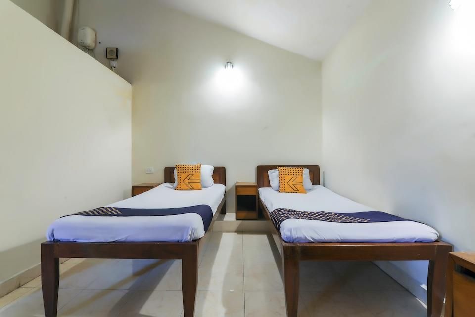 PALM GROVE RESIDENCY GUESTHOUSE - 7