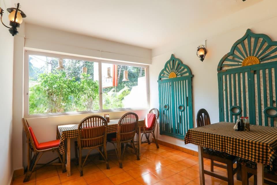 PALM GROVE RESIDENCY GUESTHOUSE - 10