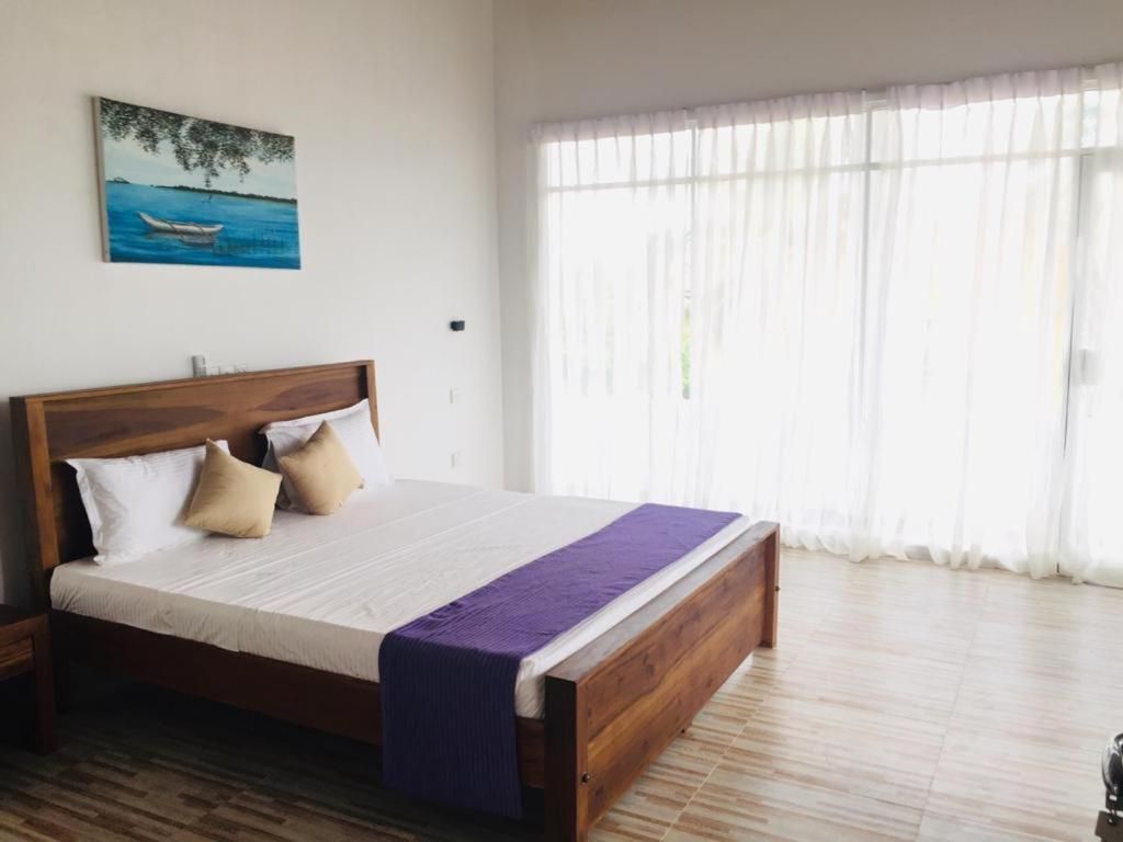 SEA VIEW APARTMENT - 4