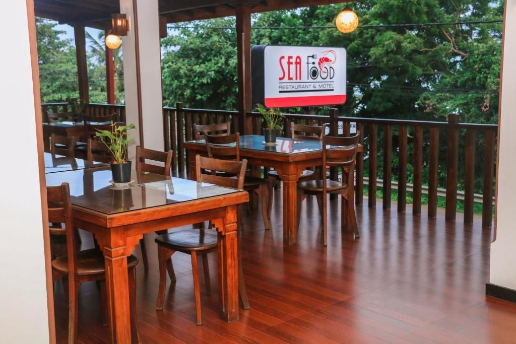 SEAFOOD RESTAURANT AND MOTEL - 15