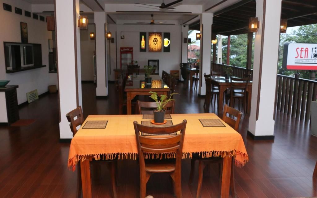 SEAFOOD RESTAURANT AND MOTEL - 17