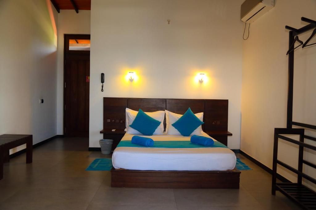 SEAFOOD RESTAURANT AND MOTEL - 7