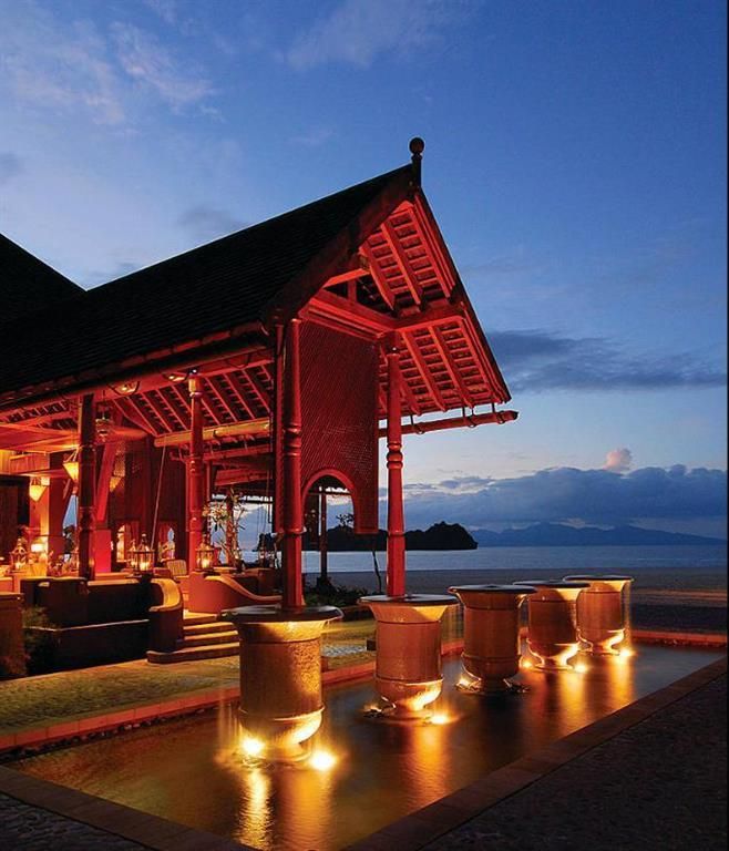 FOUR SEASONS RESORT - 1