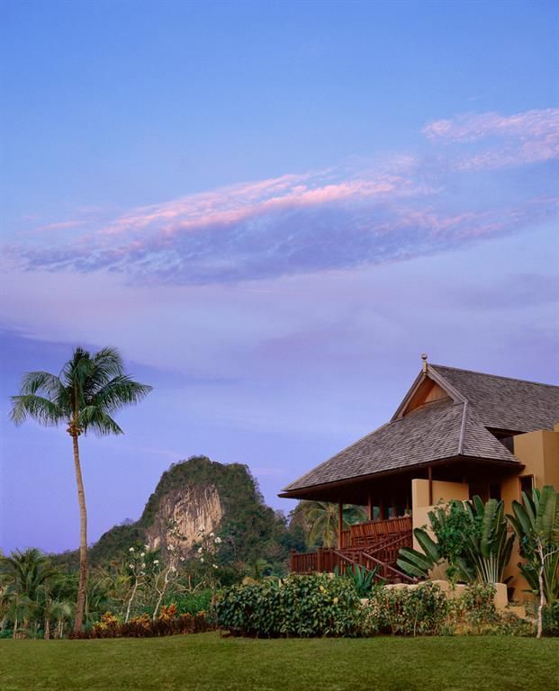 FOUR SEASONS RESORT - 3