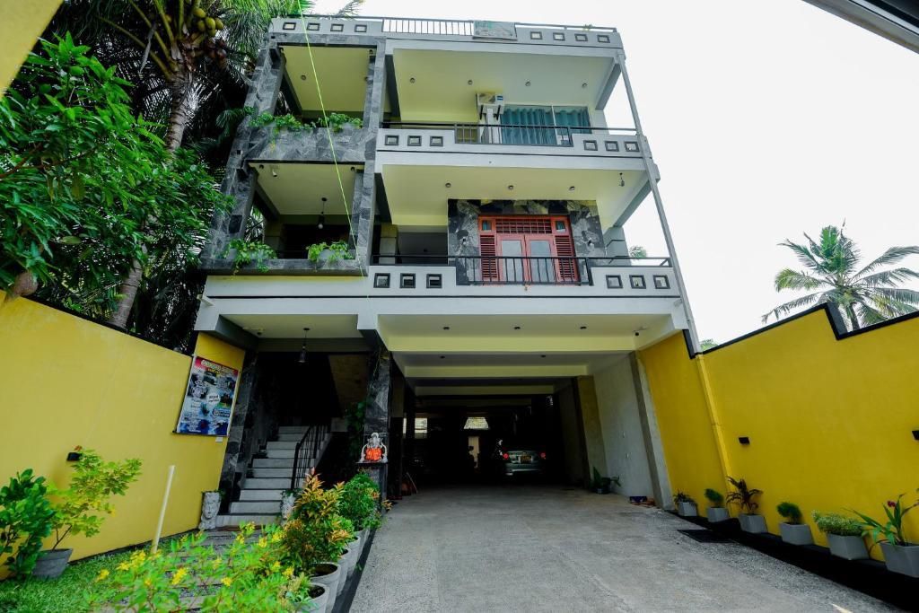 CAMELLIA UNAWATUNA - 1