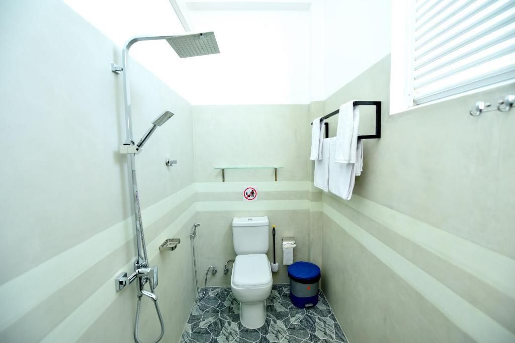 CAMELLIA UNAWATUNA - 10