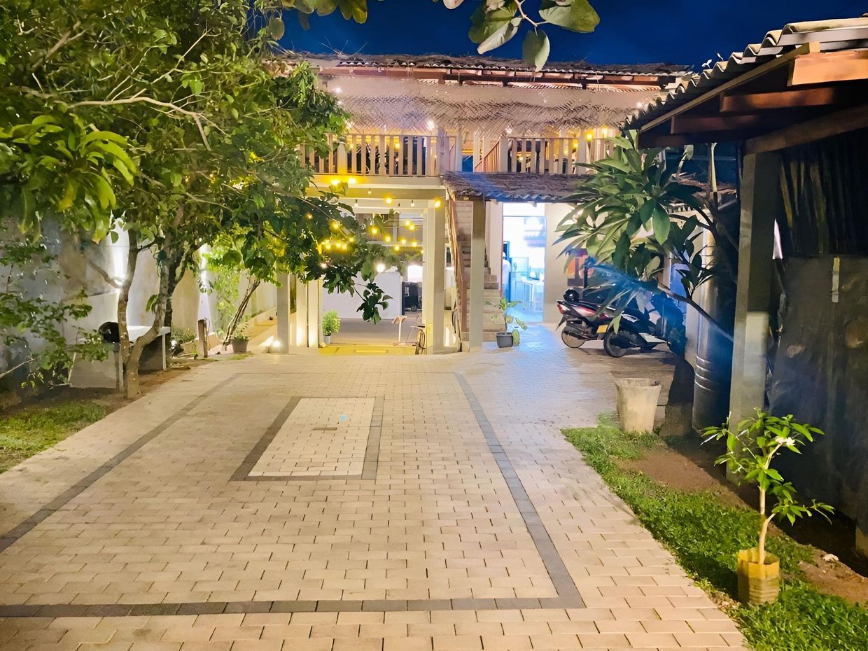 THE LAVENDER HOUSE - 3