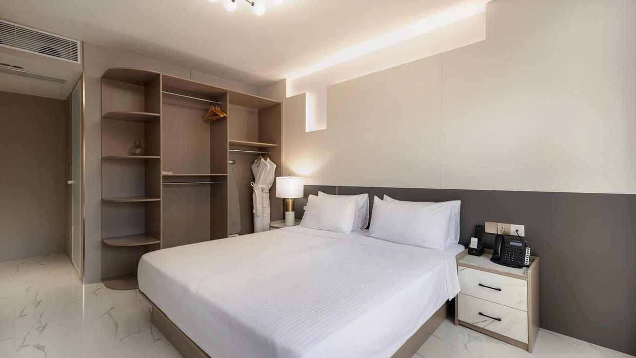 WINGS BY HAWKS HOTELS - 4