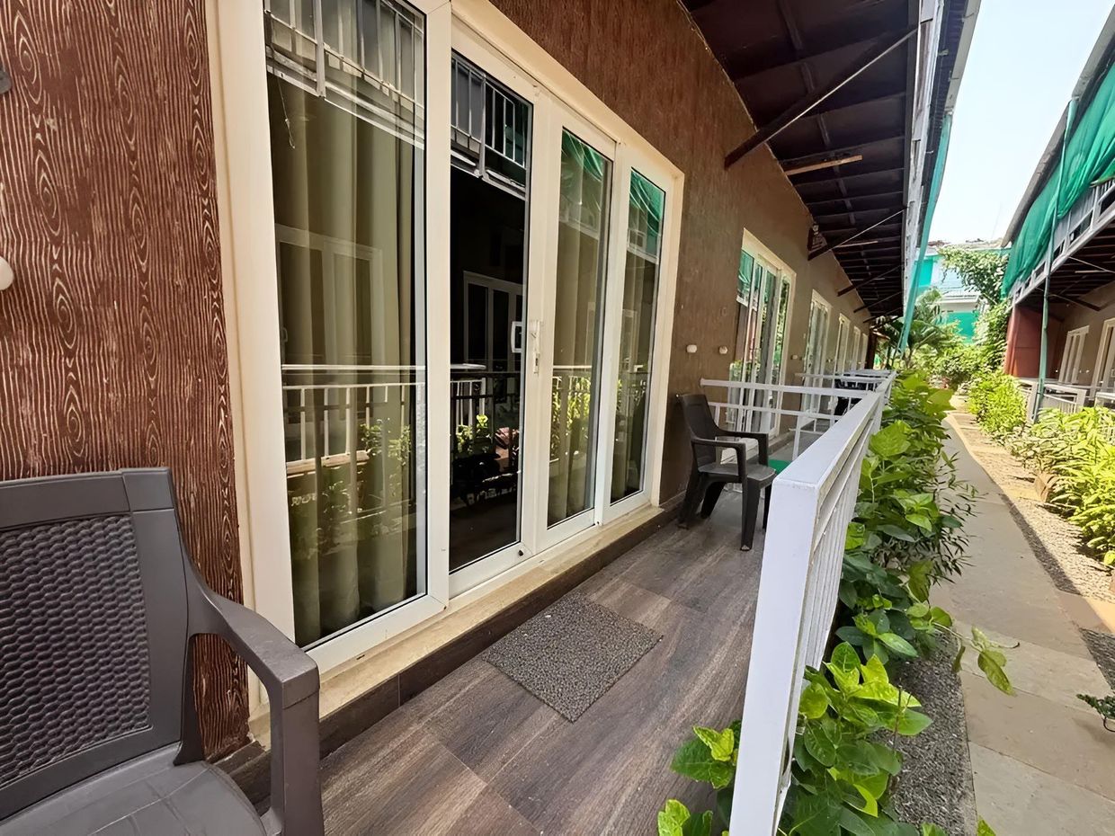 THE LEISURE CAVE - 7