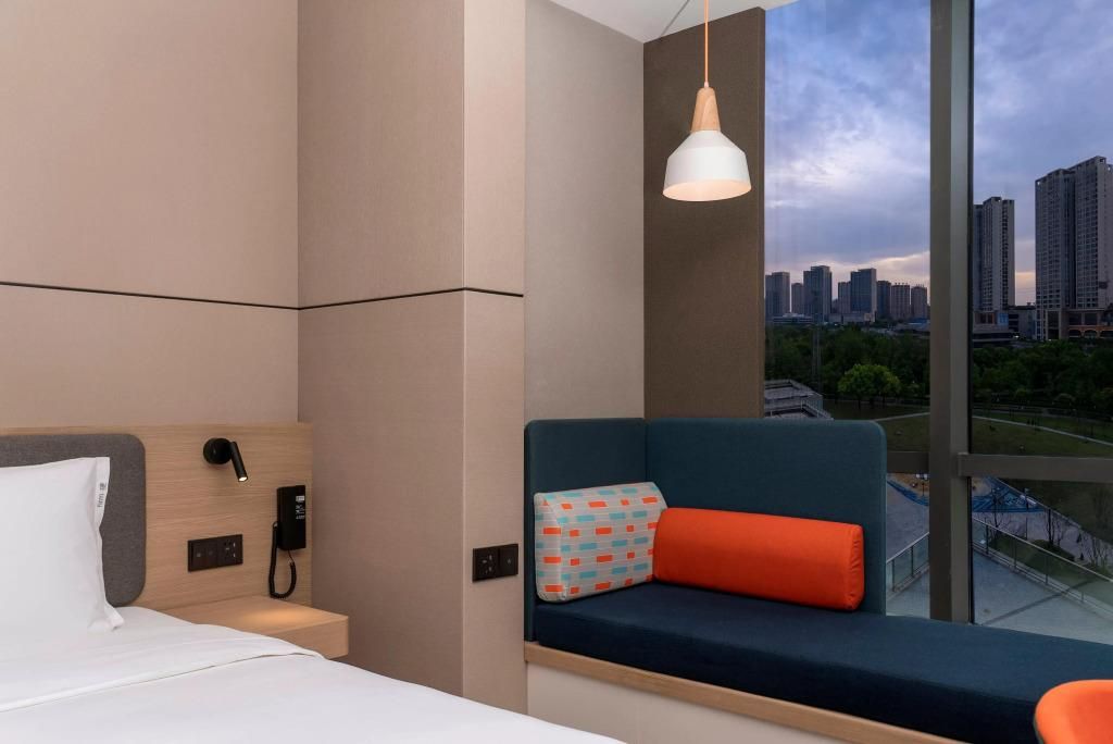 HOLIDAY INN EXPRESS CHONGQING CAIYUN LAKE  - 4