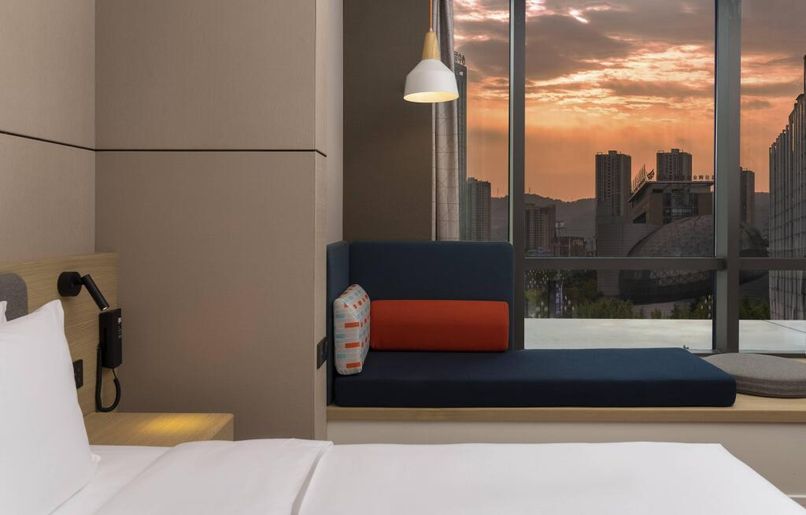 HOLIDAY INN EXPRESS CHONGQING CAIYUN LAKE  - 5