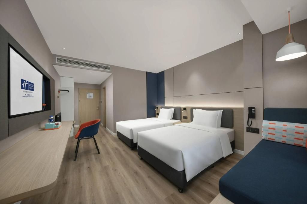 HOLIDAY INN EXPRESS CHONGQING CAIYUN LAKE  - 9