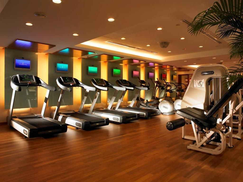 THE FULLERTON HOTEL - 2