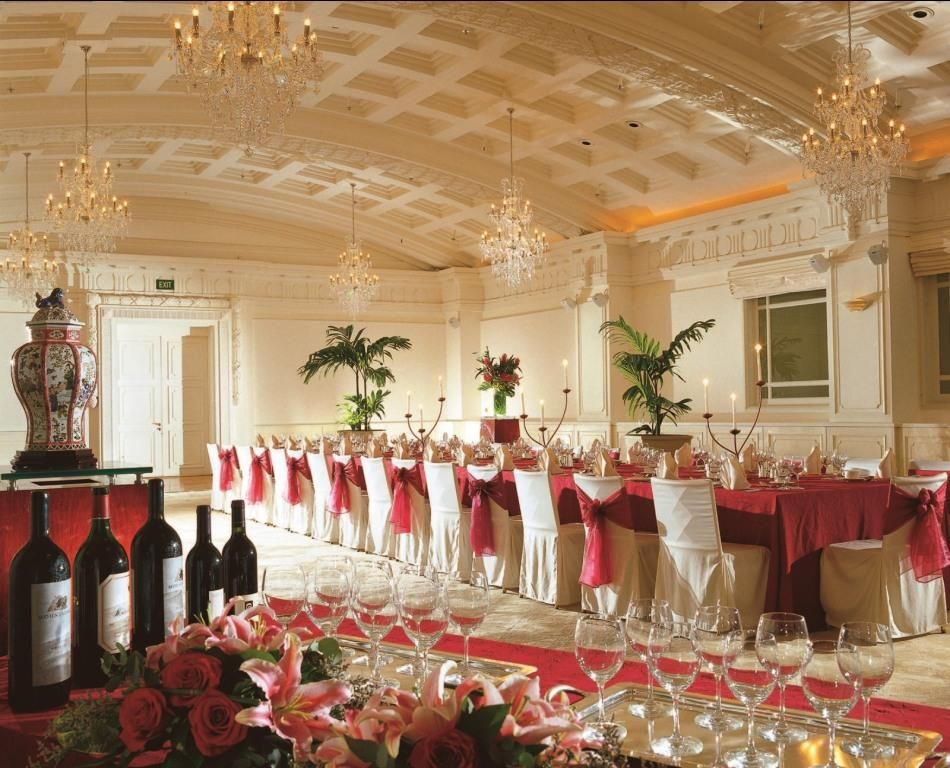 THE FULLERTON HOTEL - 13