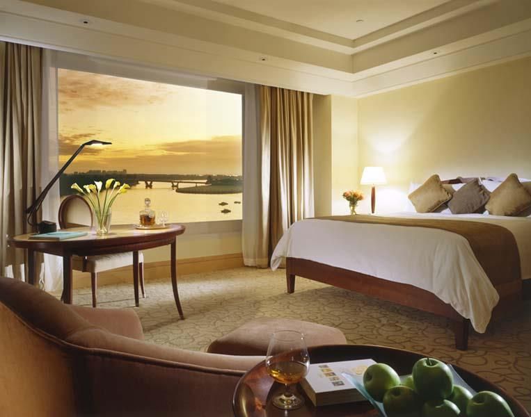 THE FULLERTON HOTEL - 14