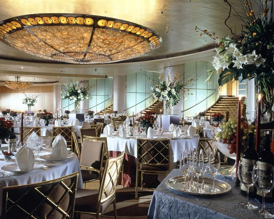 THE FULLERTON HOTEL - 20