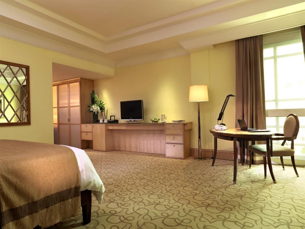 THE FULLERTON HOTEL - 23