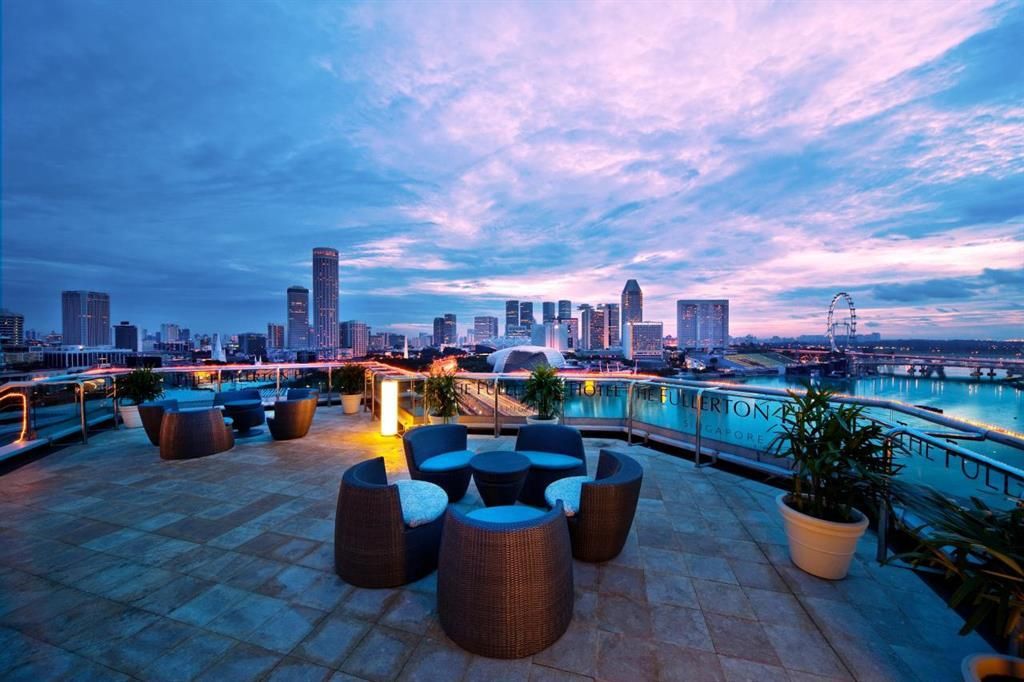 THE FULLERTON HOTEL - 25