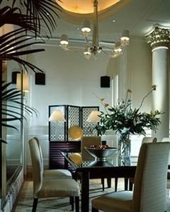 THE FULLERTON HOTEL - 28