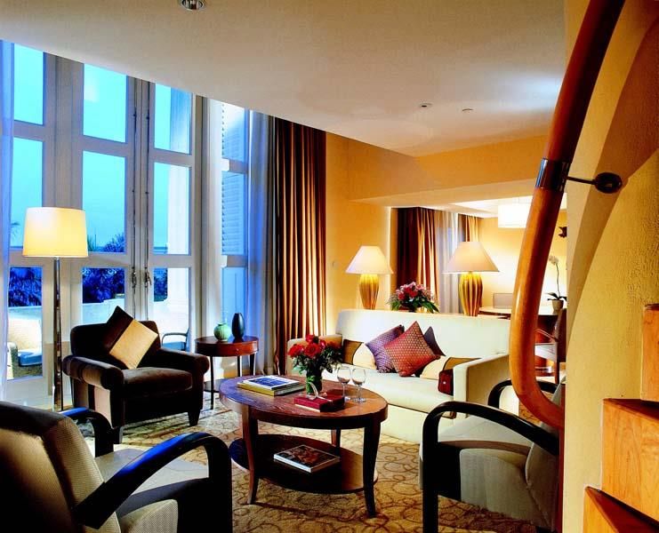 THE FULLERTON HOTEL - 33