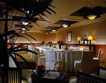 THE FULLERTON HOTEL - 34