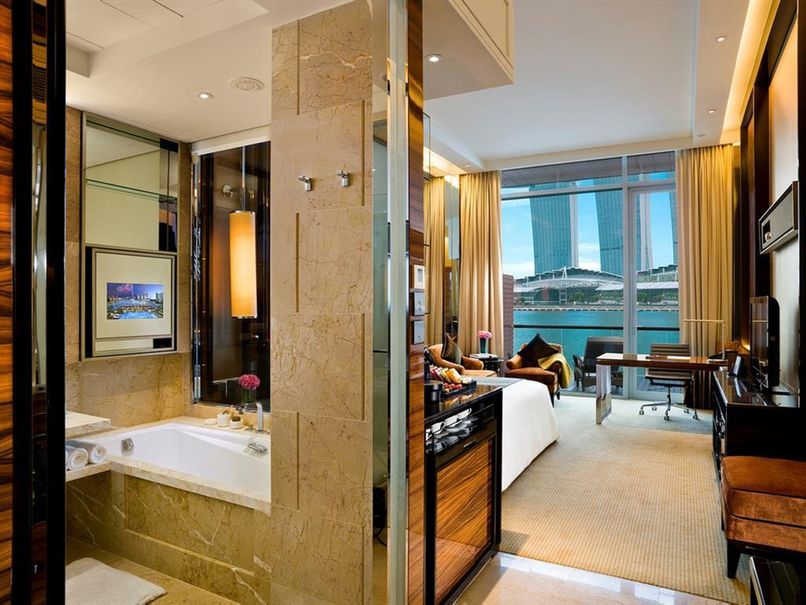 FULLERTON BAY HOTEL - 2
