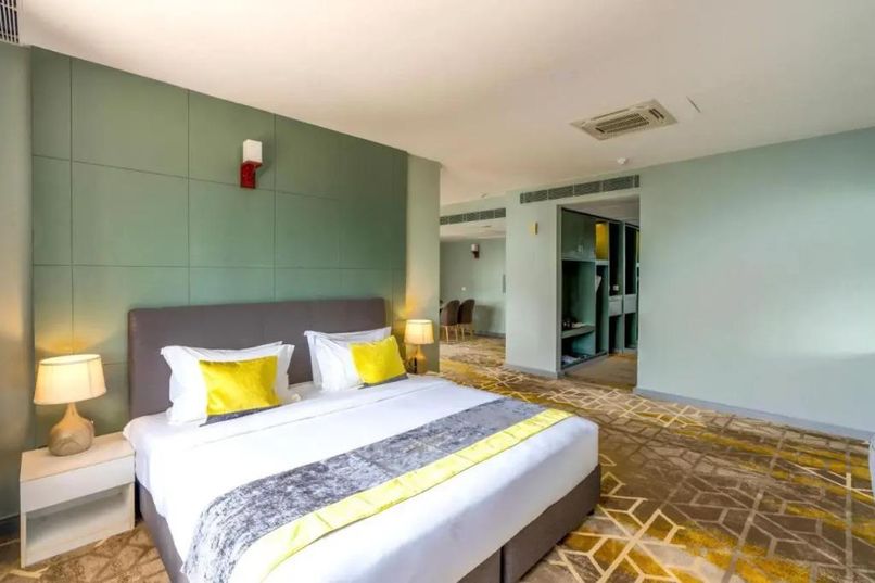 MANHATTAN BUSINESS HOTEL - 2