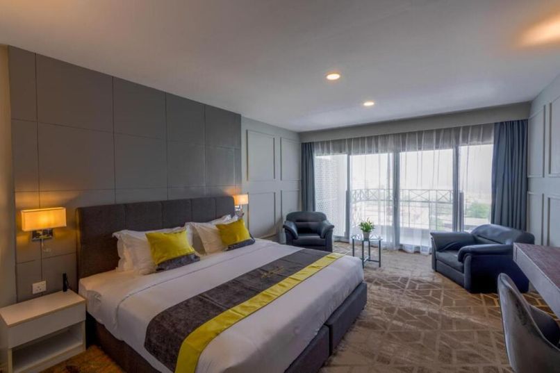 MANHATTAN BUSINESS HOTEL - 5