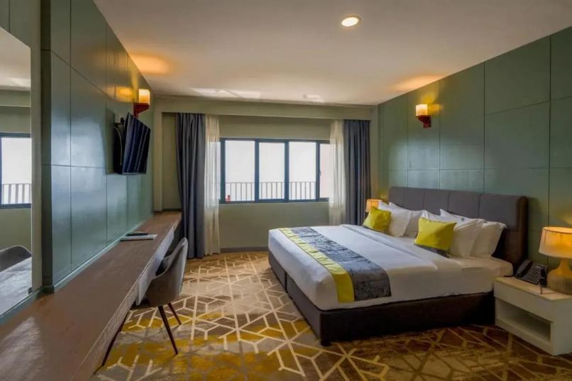 MANHATTAN BUSINESS HOTEL - 6