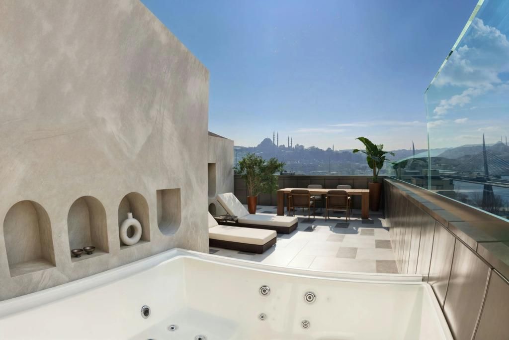 Aloft Istanbul Karakoy - 12