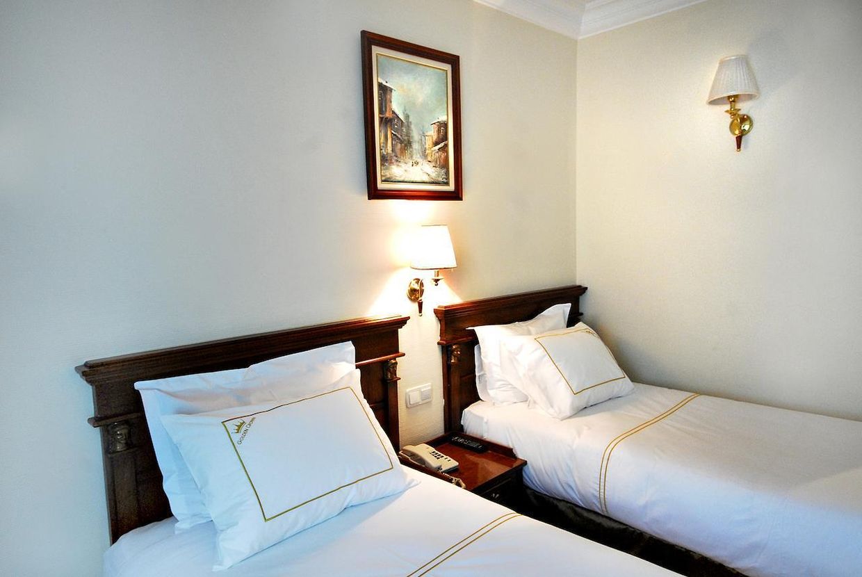 Golden Crown Hotel - 17