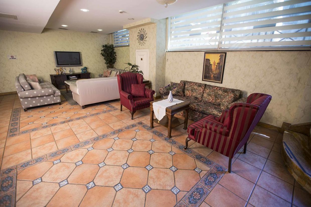 Golden Crown Hotel - 22