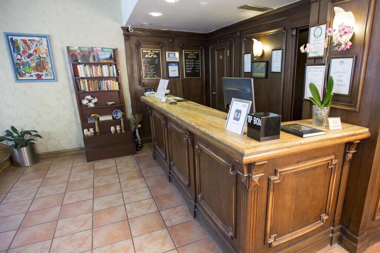 Golden Crown Hotel - 23