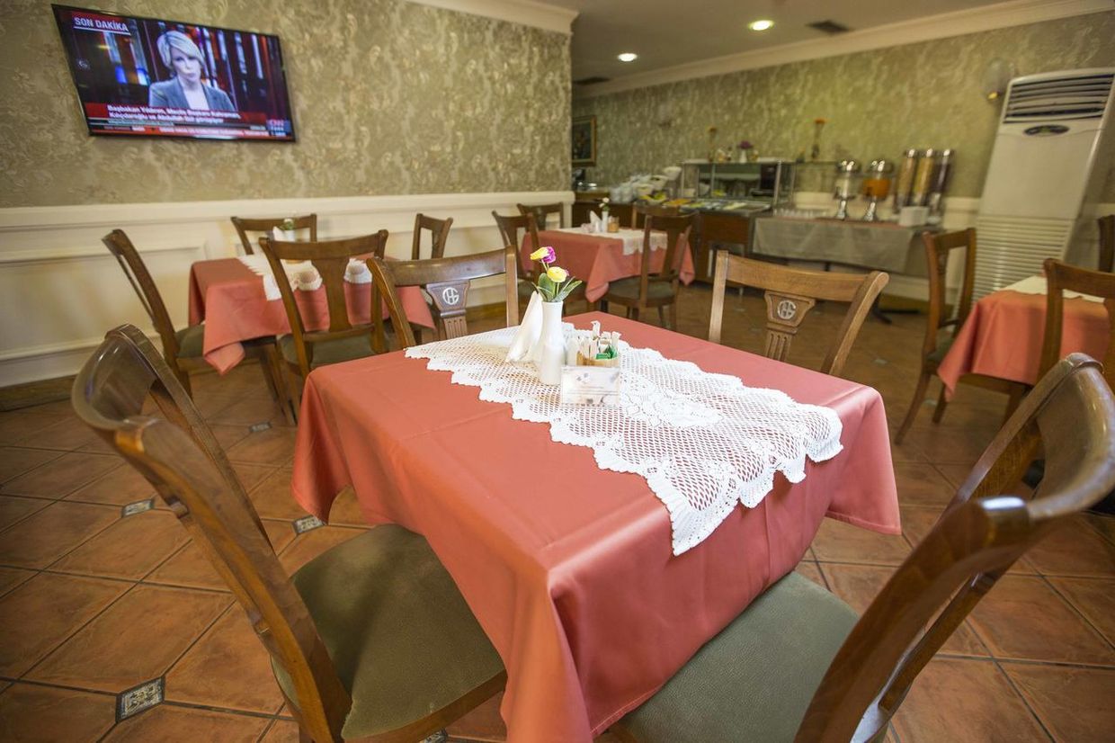 Golden Crown Hotel - 25