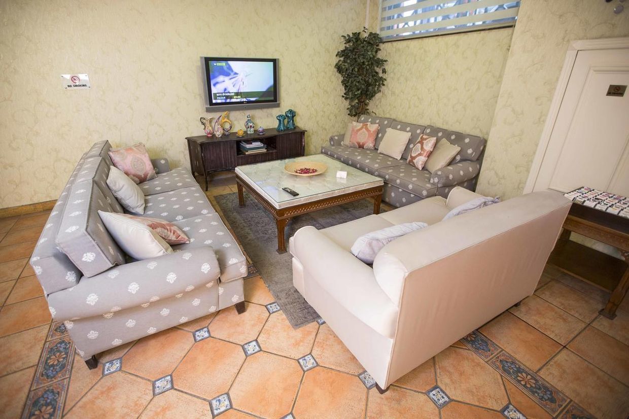 Golden Crown Hotel - 27