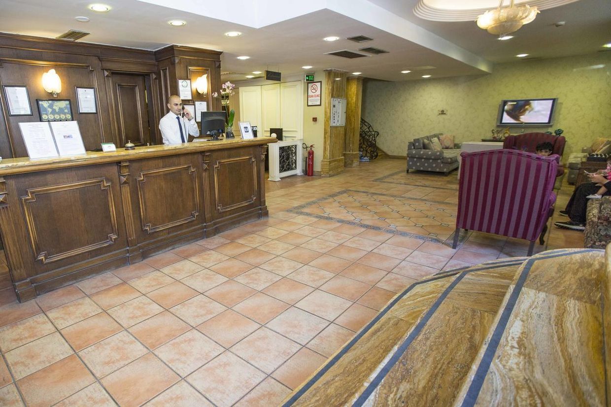 Golden Crown Hotel - 28