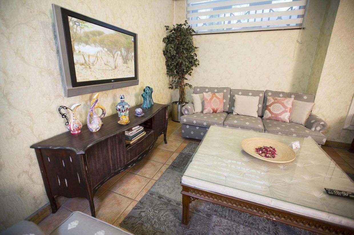 Golden Crown Hotel - 29