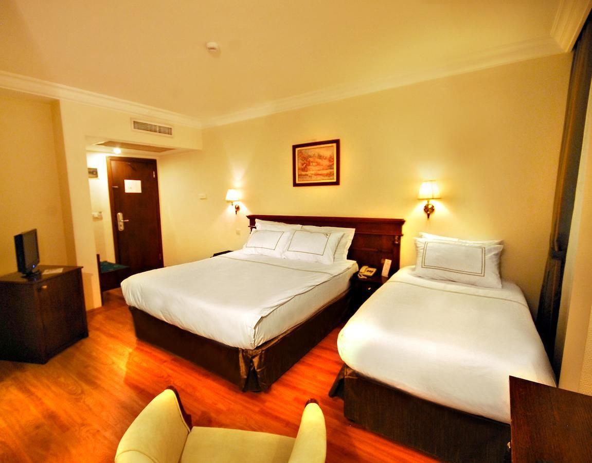 Golden Crown Hotel - 8