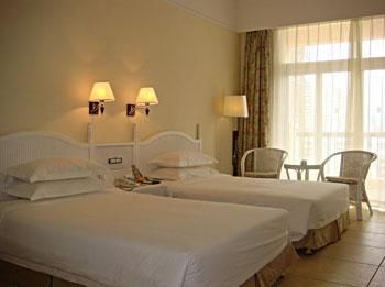 GOLDEN PHOENIX SEA VIEW HOTEL - 3