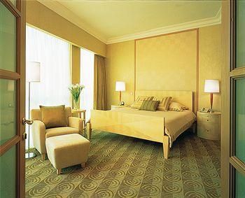 GRAND COPTHORNE WATERFRONT - 17