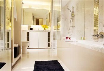 GRAND COPTHORNE WATERFRONT - 9