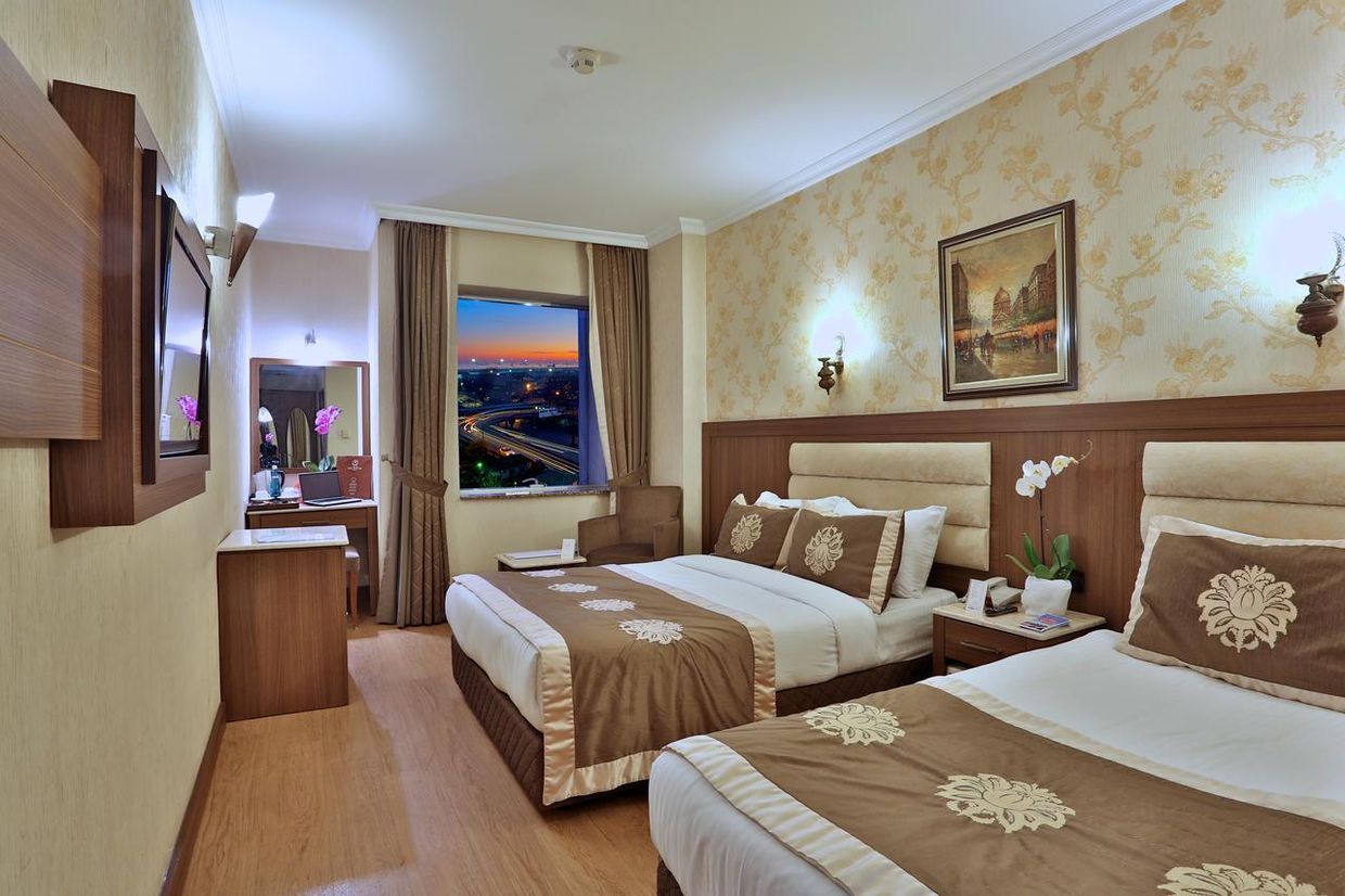 Grand Hilarium Hotel - 1