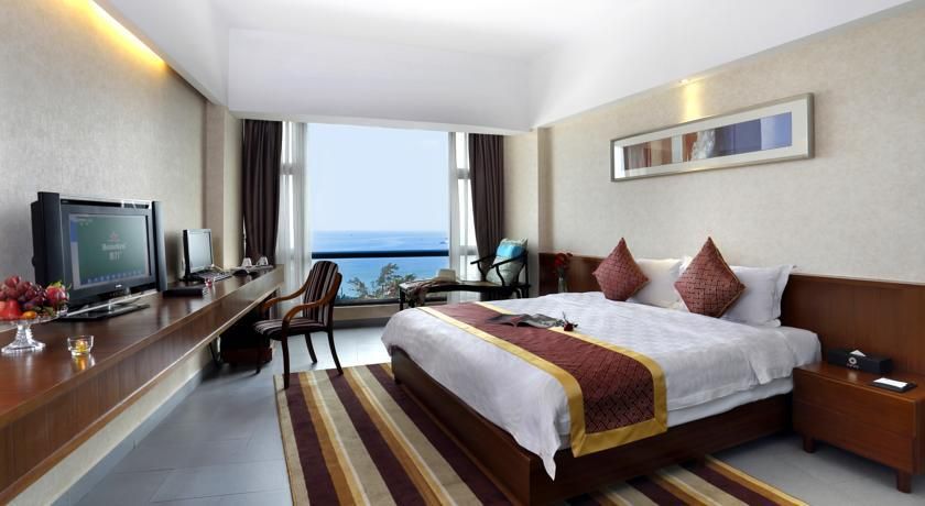 SANYA LUYI SEAVIEW HOTEL - 7