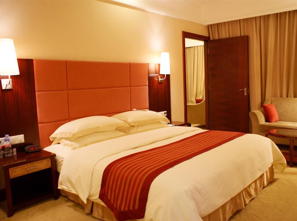 HOLIDAY INN DONGHUA - 3