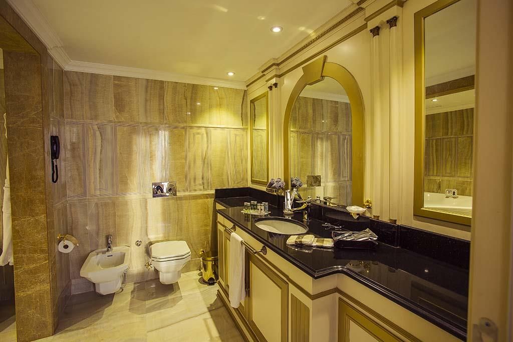 INTOURIST PALACE - 8